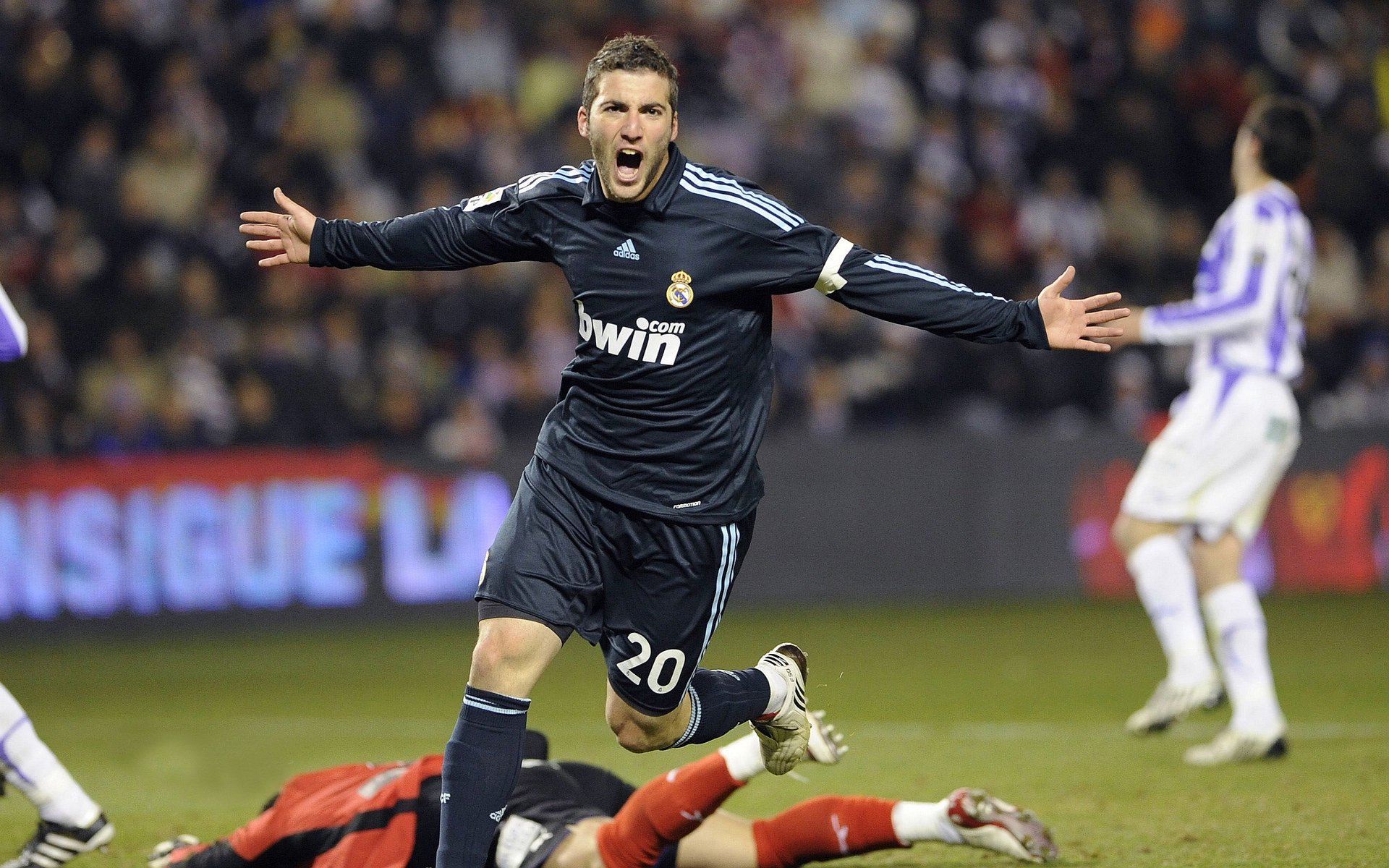 开运app入口-_魔术逆境中奋起，连战连捷_，连环套魔术教学